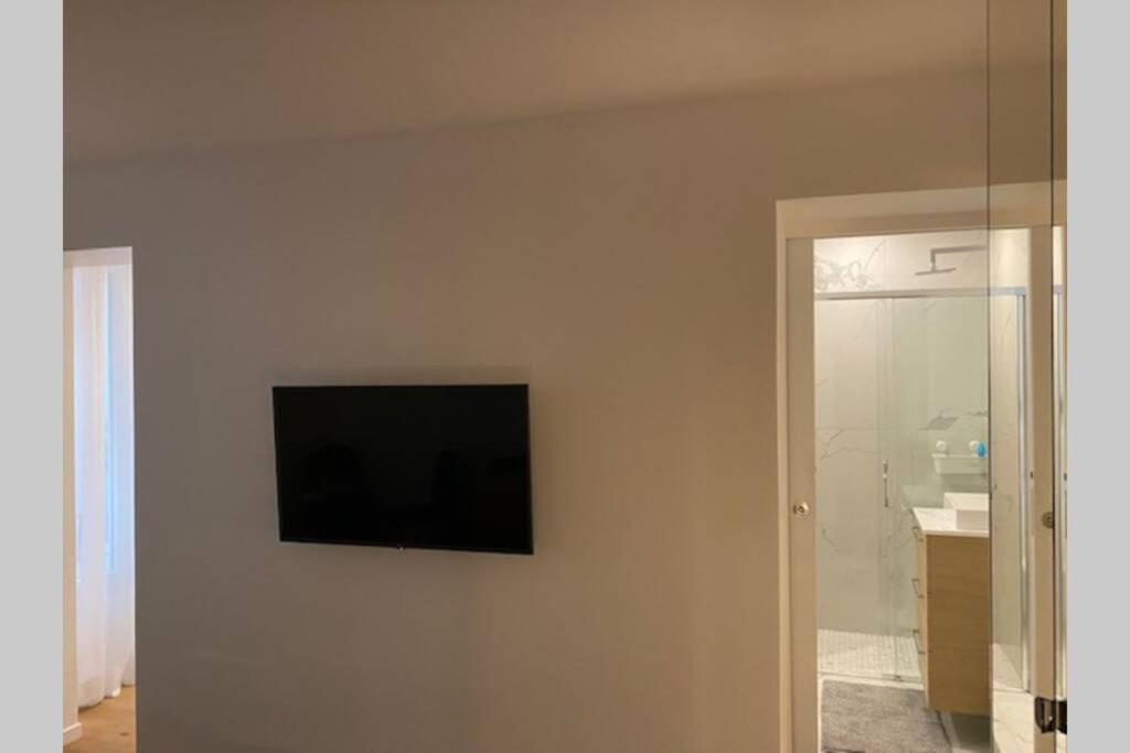 Stylist And Cosy Appartement In Montparnasse Parijs Buitenkant foto