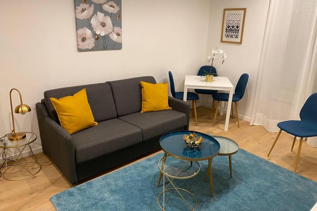 Stylist And Cosy Appartement In Montparnasse Parijs Buitenkant foto