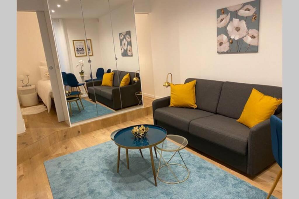 Stylist And Cosy Appartement In Montparnasse Parijs Buitenkant foto