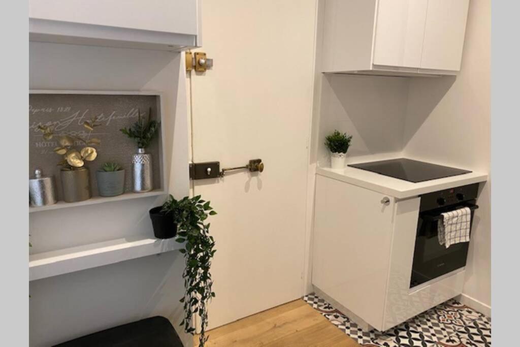 Stylist And Cosy Appartement In Montparnasse Parijs Buitenkant foto